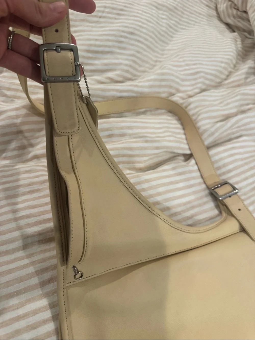 Vintage Coach Slim Hippie 9404 Bag in Cream